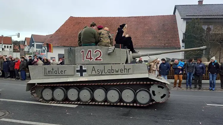 Alemania: Un tanque nazi anti-inmigrantes generó polémica