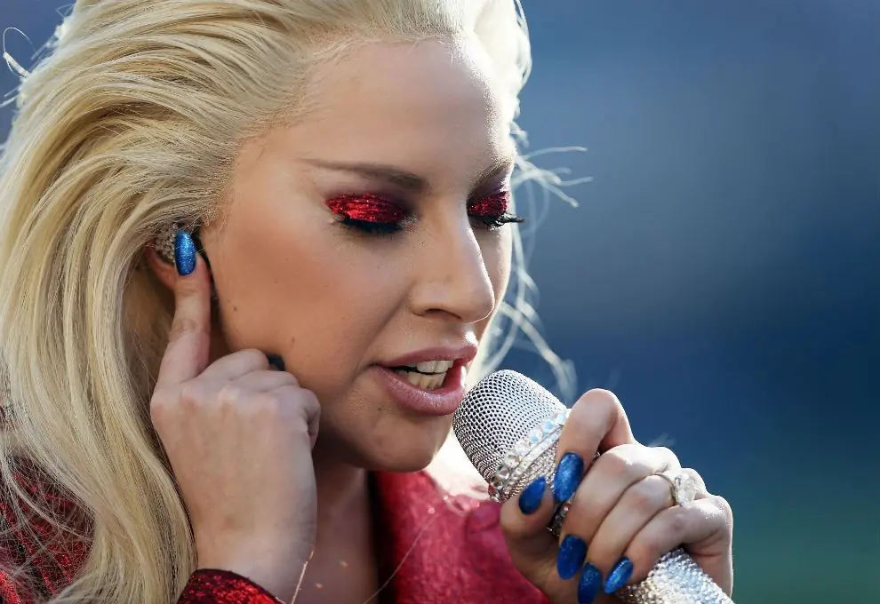 Lady Gaga, ovacionada en el Super Bowl Lady Gaga, ovacionada en el Super Bowl