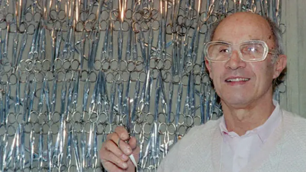 [Q.E.P.D] Creador de la Mini Falda