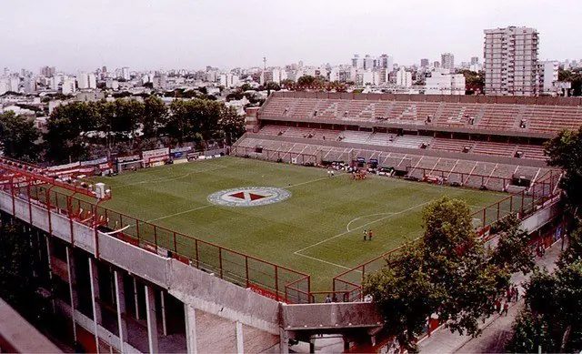 dibuje la cancha de AAAJ en paint y te l muestro paso a paso