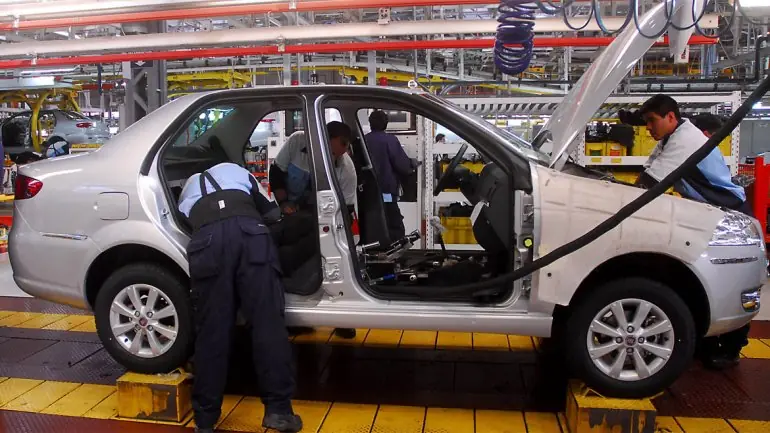 FIAT y Volkswagen suspendieron a 300 trabajadores en Córdoba