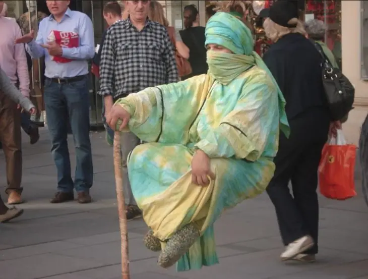 ¿Por que "levitan" los magos callejeros?