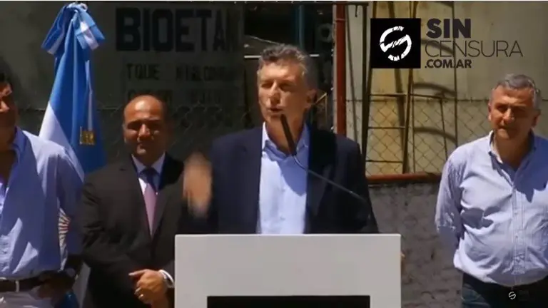 Macri humilla a Paenza