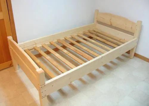 Cama de madera
