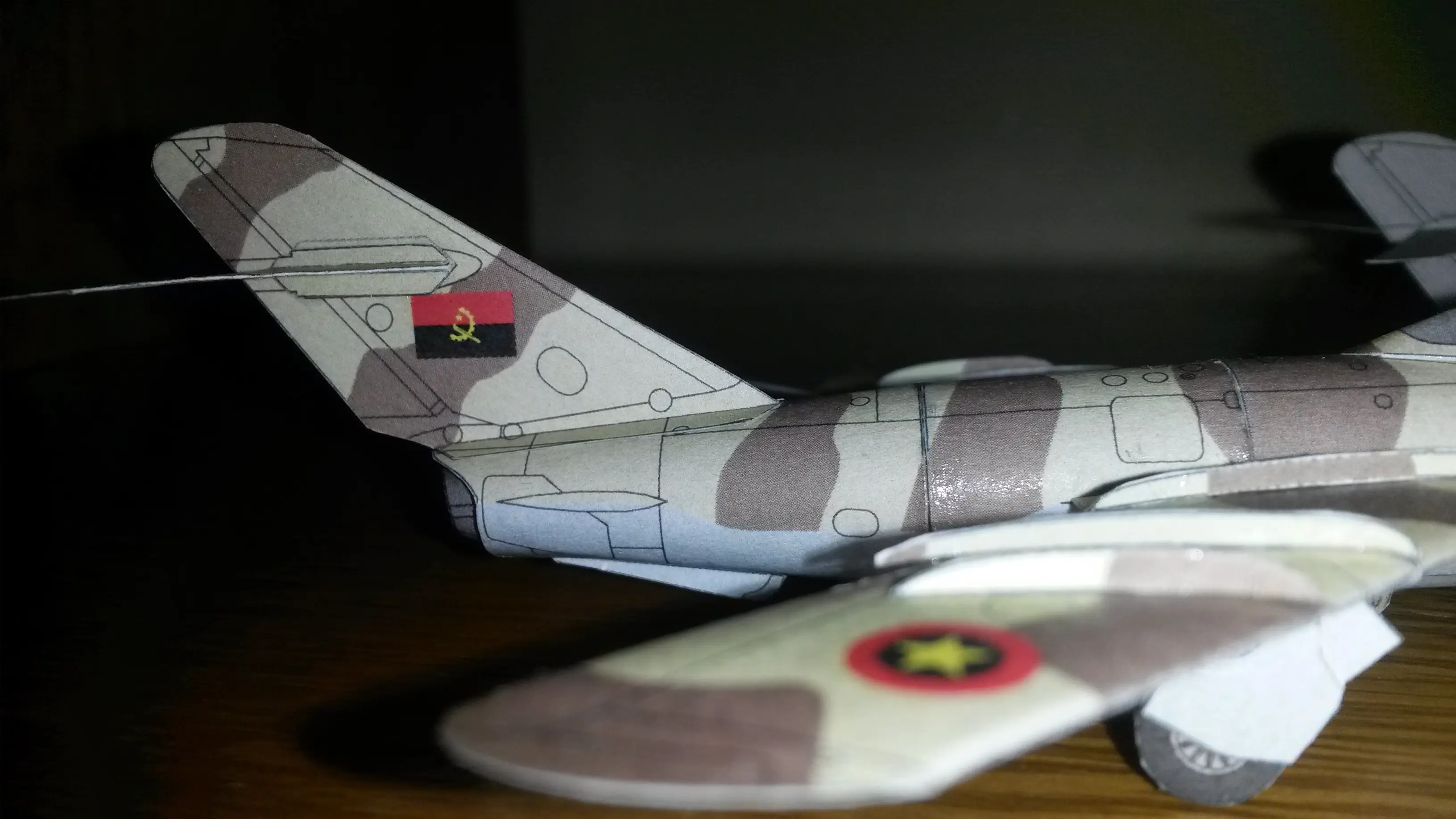 MIG-17 Fresco (1:100) en Papelmodelismo