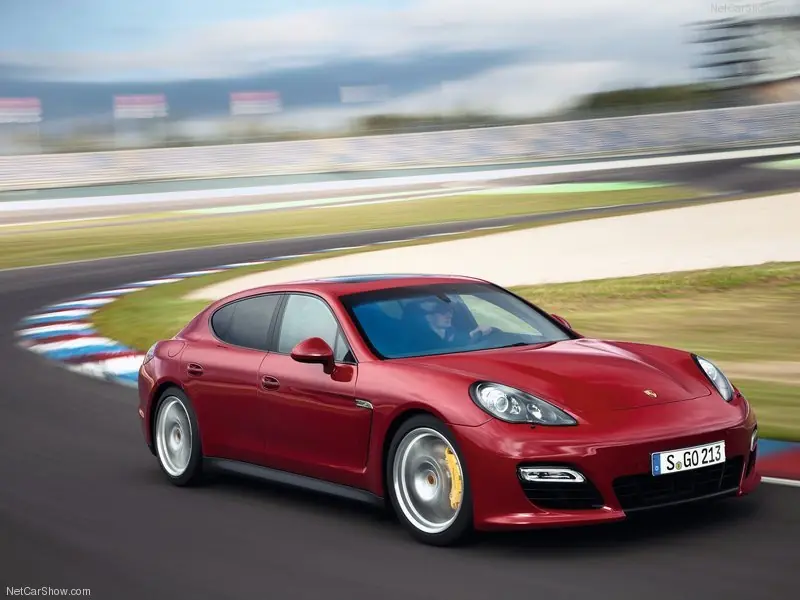 Porsche Panamera GTS: Bajo su capó un V8 de  430 CV