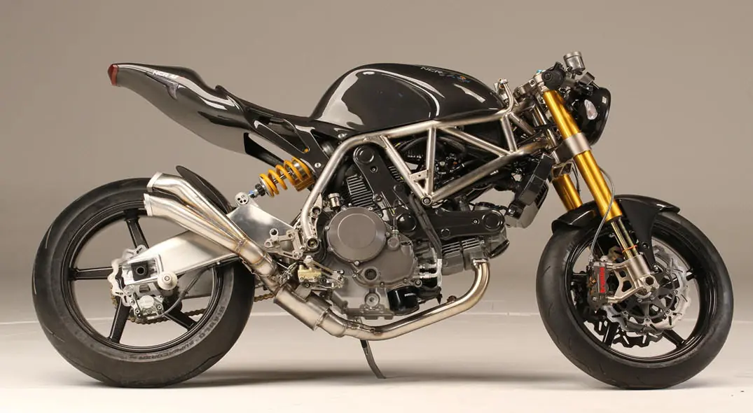 Motos