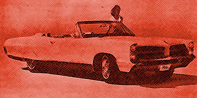 Dos mujeres y un auto