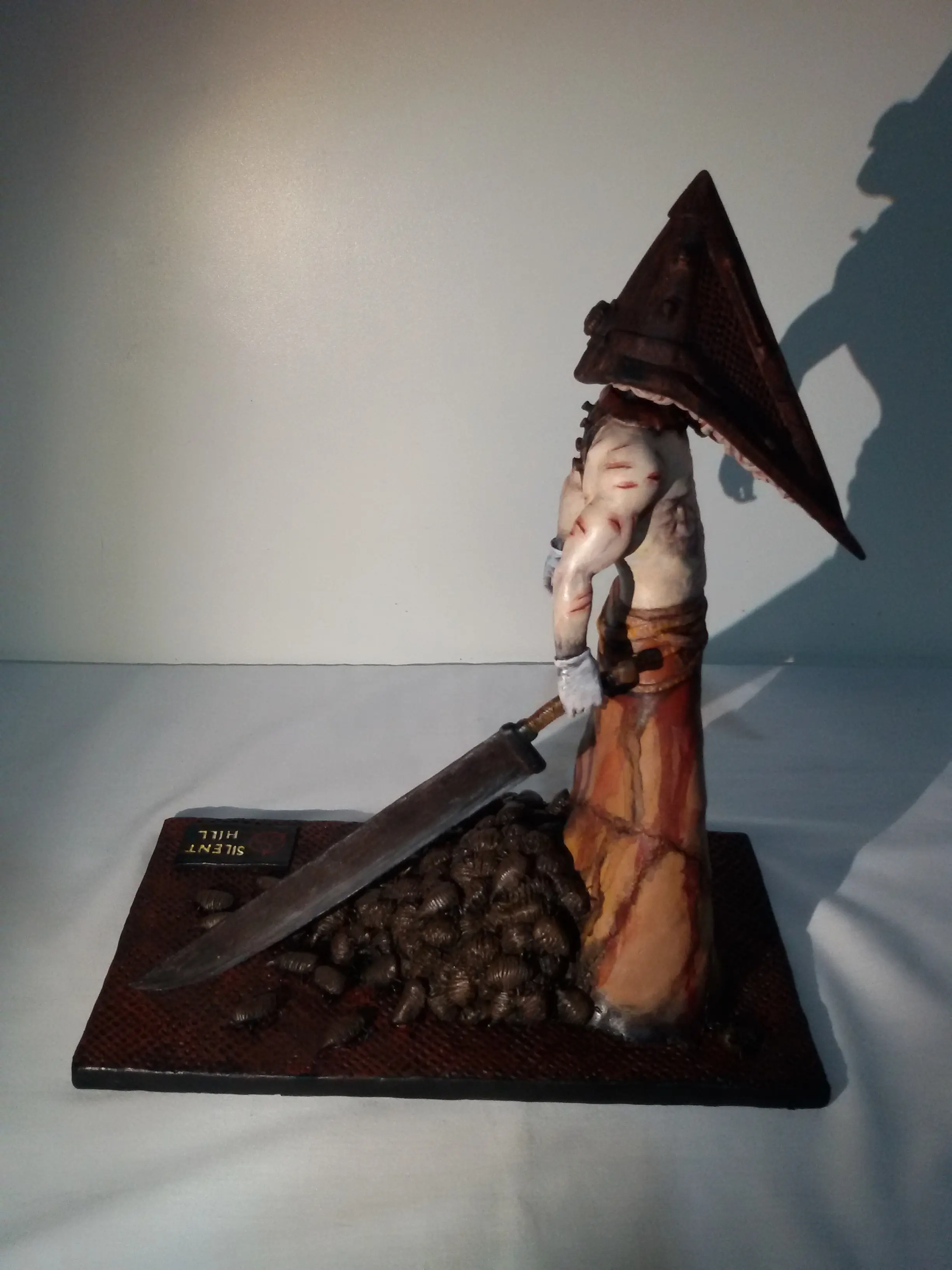 Pyramid Head en masilla epoxy Pyramid Head en masilla epoxy