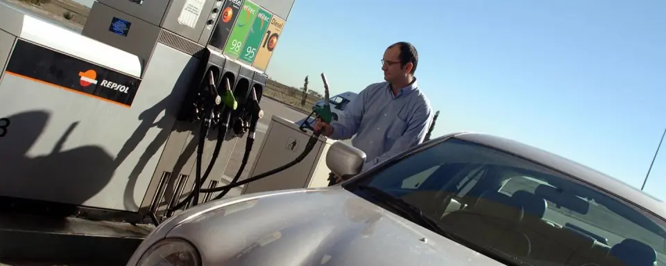 ¿Qué le pasa a un motor diésel si le echas nafta?