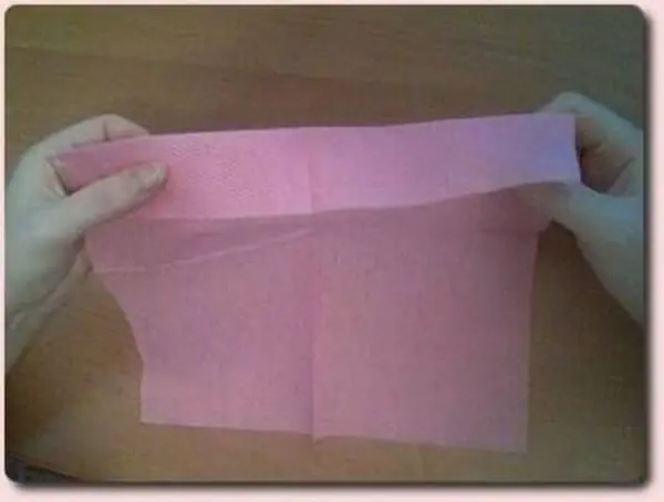 crea una rosa de papel para tu pareja