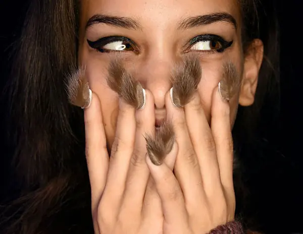 Uñas peludas: tendencia de moda