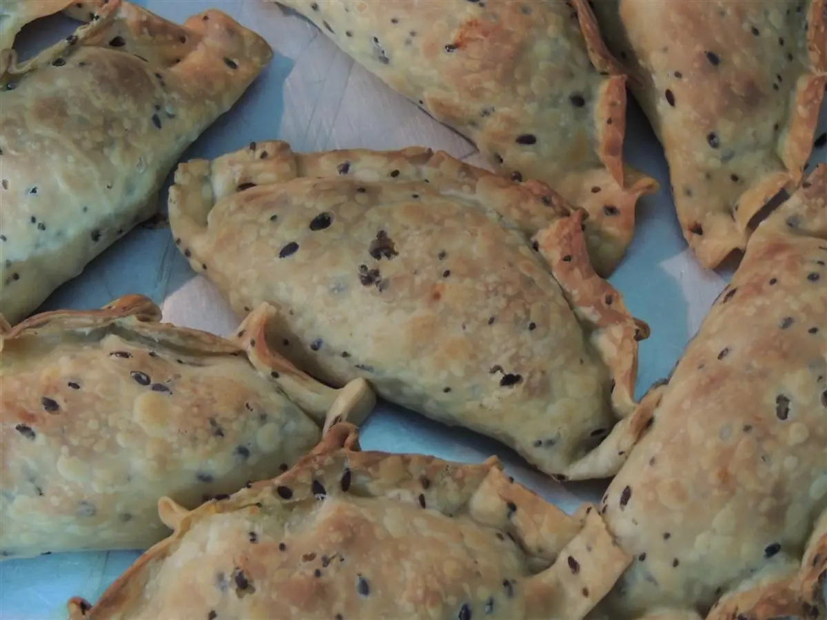 Hoy cenamos: Empanadas de papas + yapa.