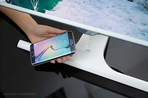Samsung SE370, un monitor con carga inalámbrica para móvil