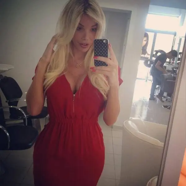 Hermosa Rubia Ana Mancini, le das??