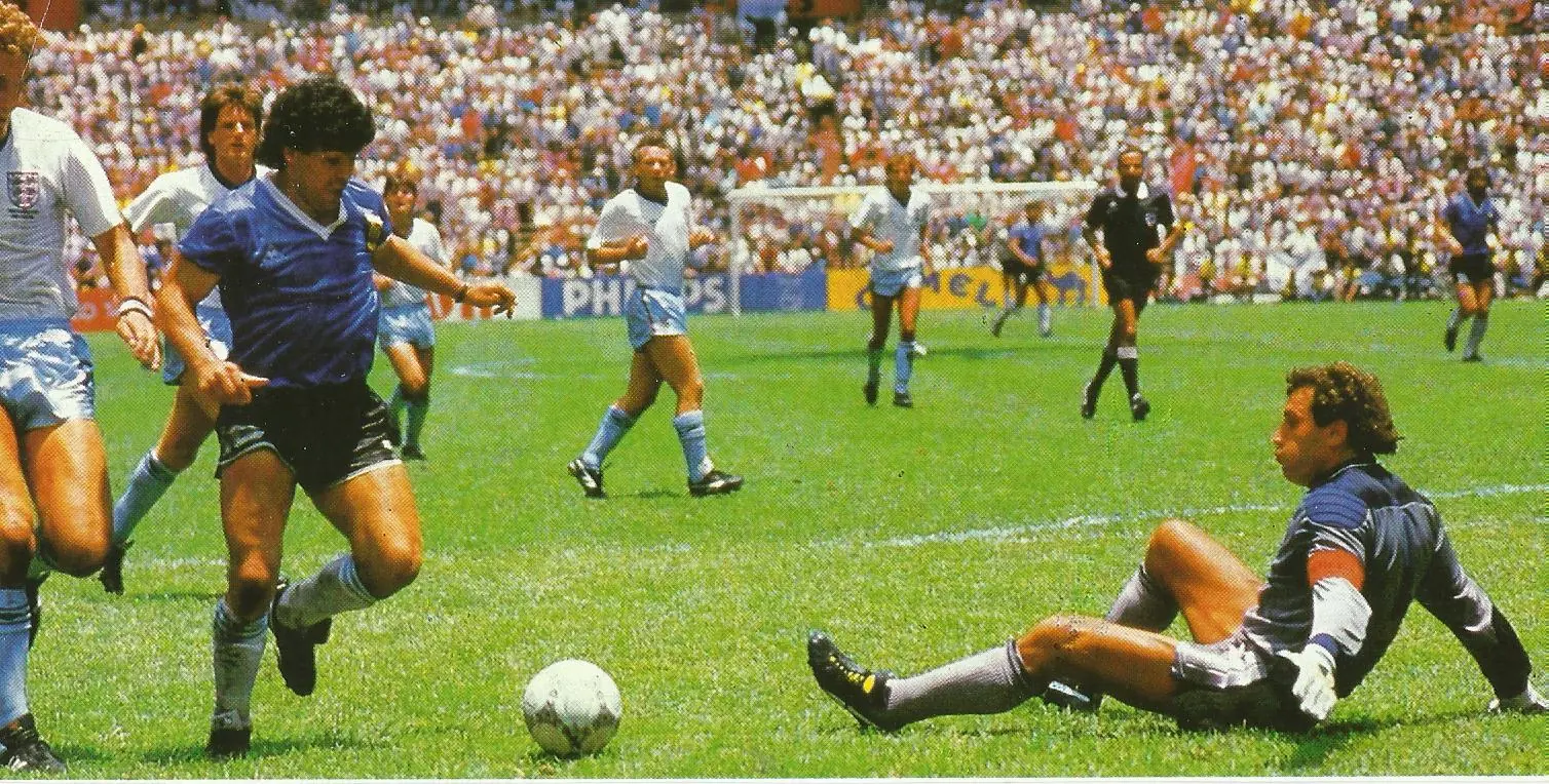 El Gobierno, el dólar y la teoría Maradona