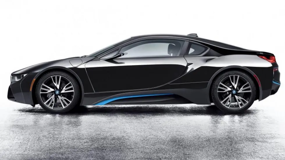 BMW presenta el primer auto sin espejos