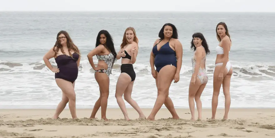 Mujeres comunes usan trajes de baño de Victoria's Secret