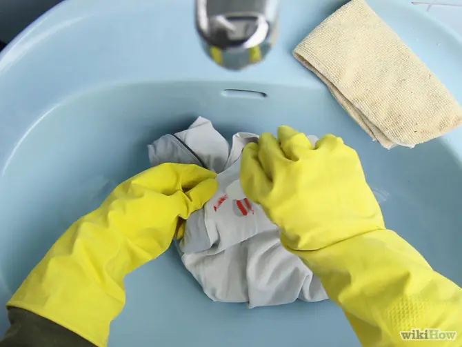 como quitar manchas de sangre