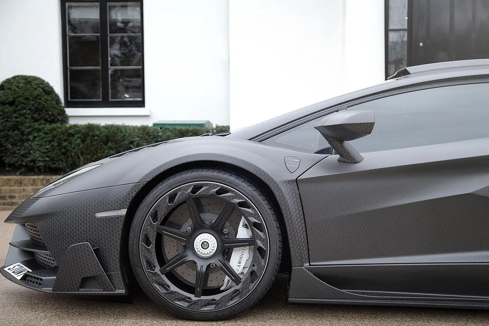 Aventador SV