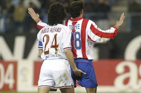 Manoseos y franeleadas en el fútbol profesional