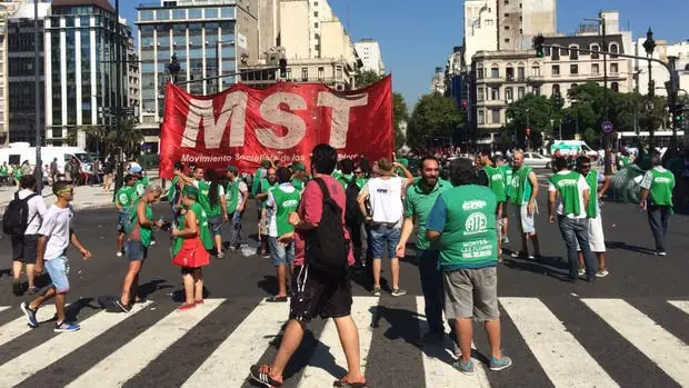 ATE protesta en Plaza de Mayo contra los despidos