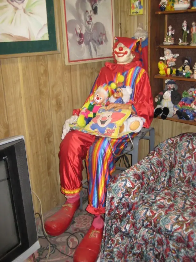 clown motel