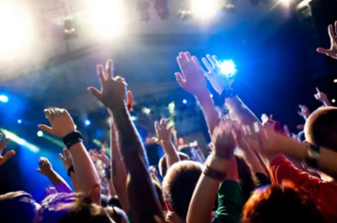 Fiestas ilegales: las hacen para vender droga