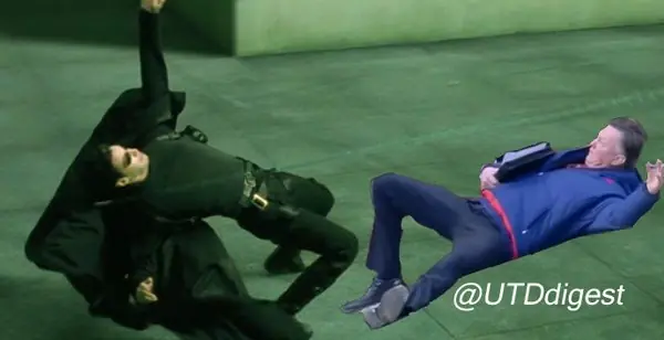 Los memes de la caída teatral de Louis Van Gaal