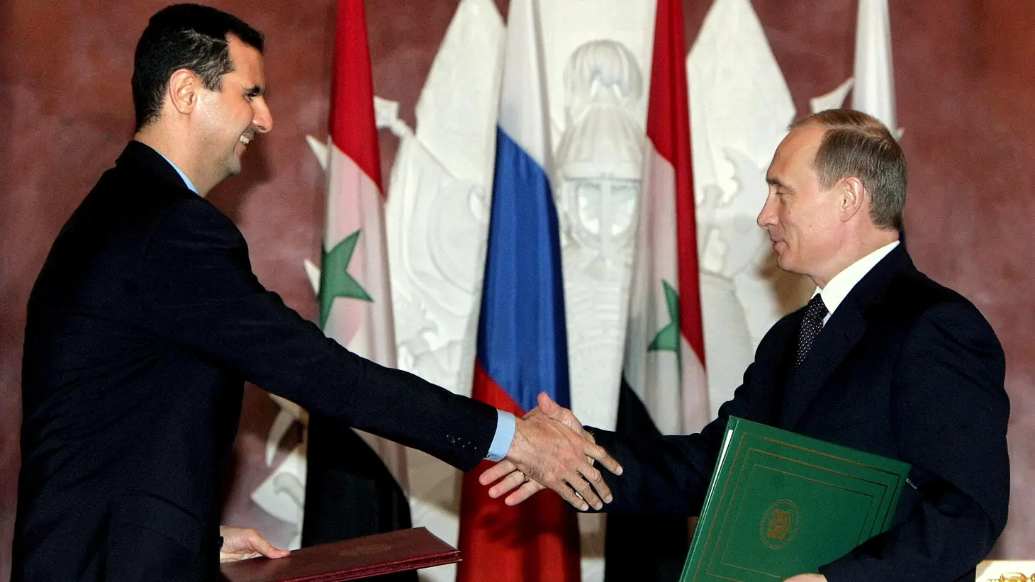 Putin discute con Al Assad la solución de la crisis siria