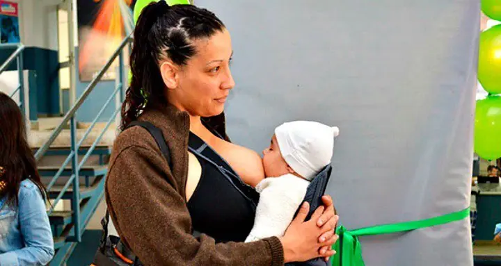 En público lactancia