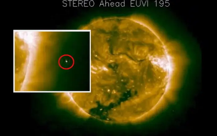Cazadores de OVNIs afirman que los extraterrestres estan controlando el Sol