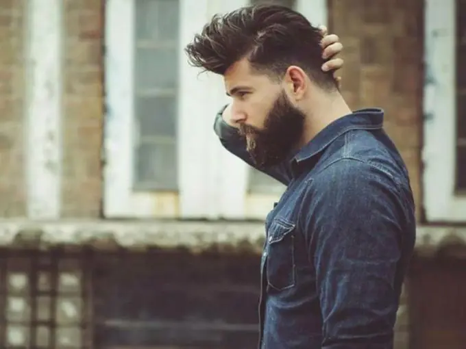 ¿Me debo afeitar la barba?