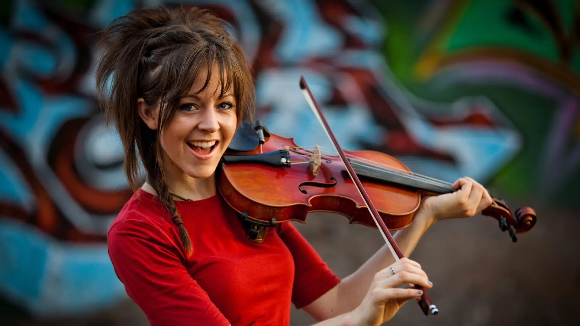 Lindsey Stirling sexy y pelirroja