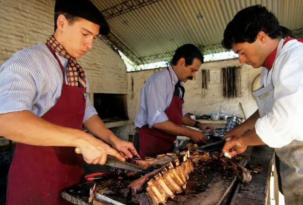 (Nos Mienten) El Asado es Uruguayo?