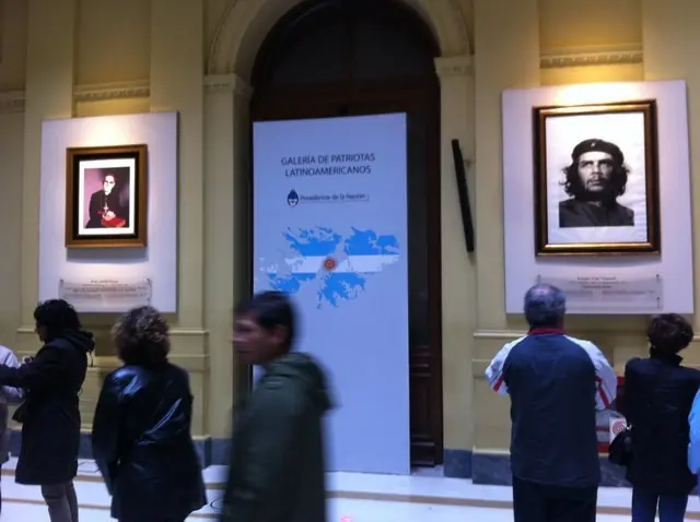 Macrí bajara los cuadros del "Che",Maradona y Charly Garcia