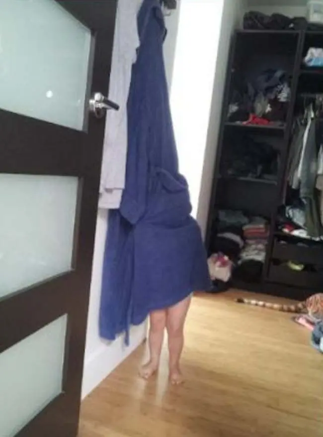 Niños Que Siempre Pierden Jugando Al Escondite.