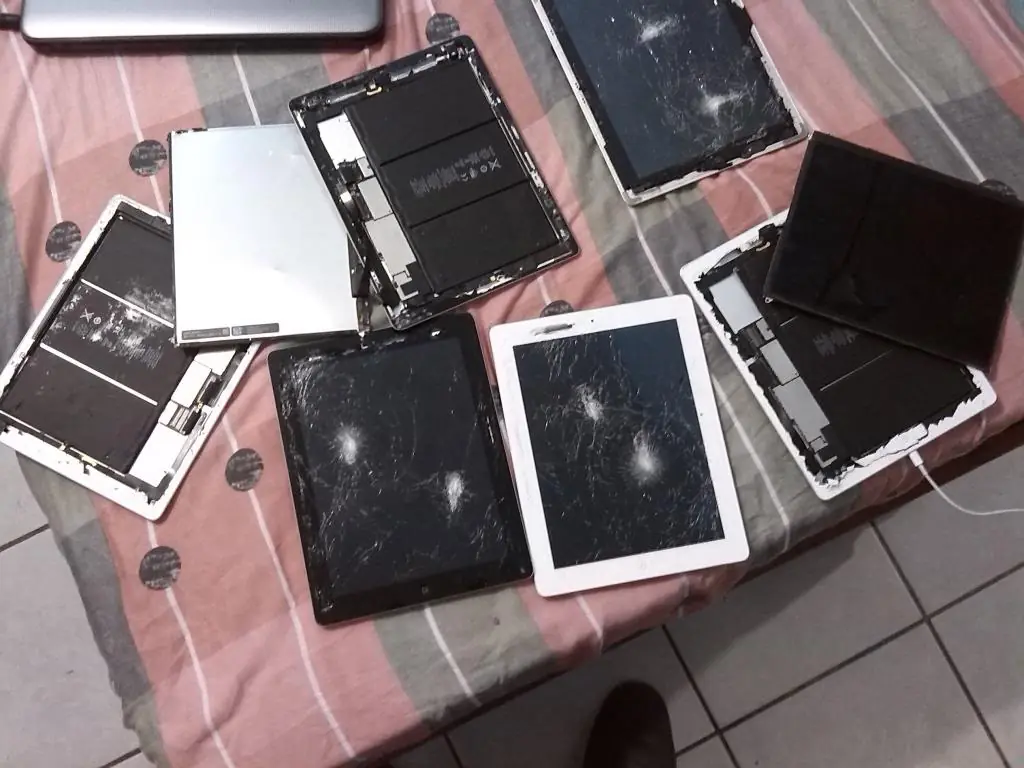 Rescaté unas iPads rotas de la basura y mira lo que hice Rescaté unas iPads rotas de la basura y mira lo que hice