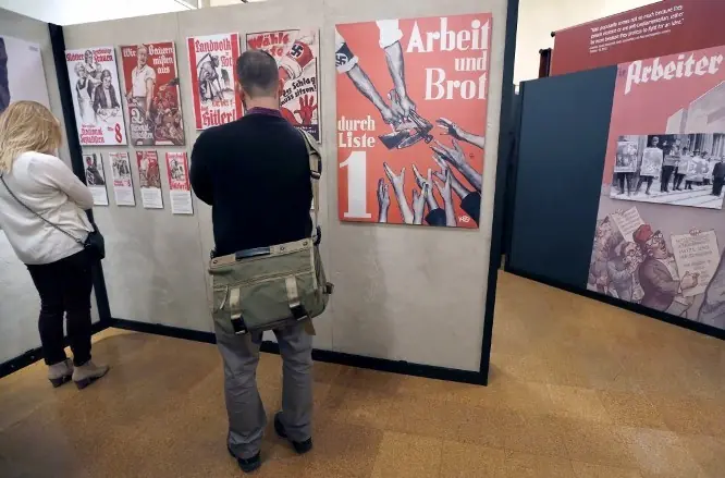 Propaganda Nazi en la biblioteca de Los Ángeles
