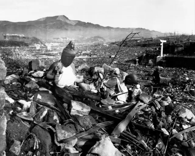 Los bombardeos de Hiroshima y Nagasaki.