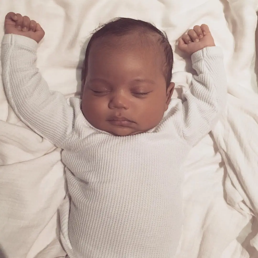 Photoshopearon al hijo de Kim Kardashian por la foto que sub
