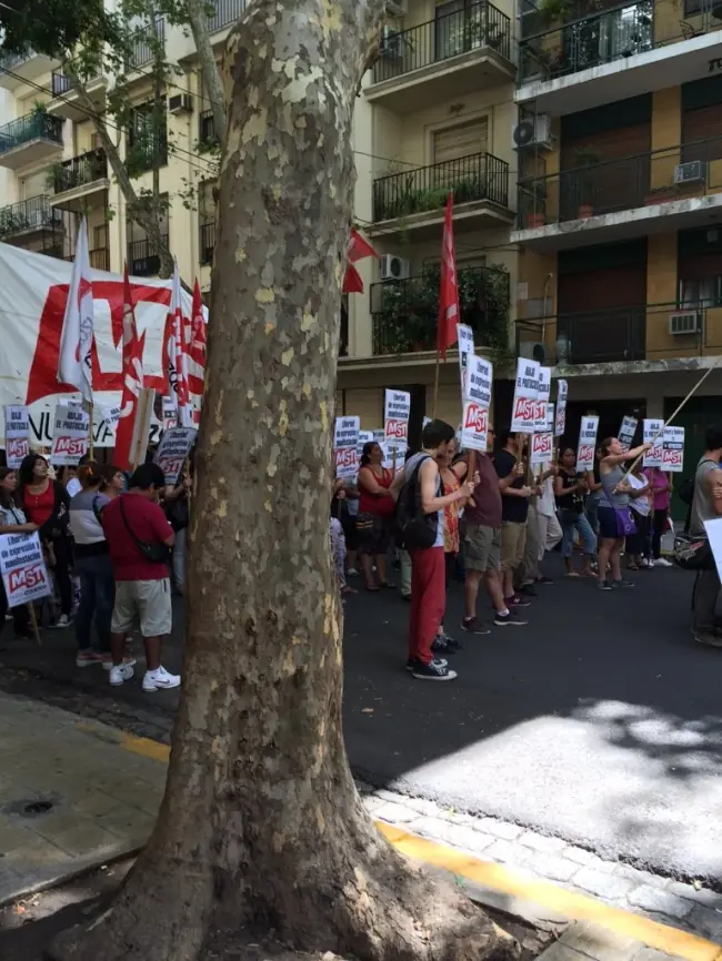 Piquete frente a la casa de Patricia Bullrich