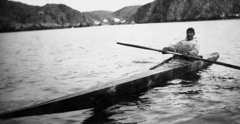 Los Inuits adaptados a comer carne de ballena.