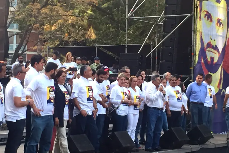 MaduroRenunciaYA