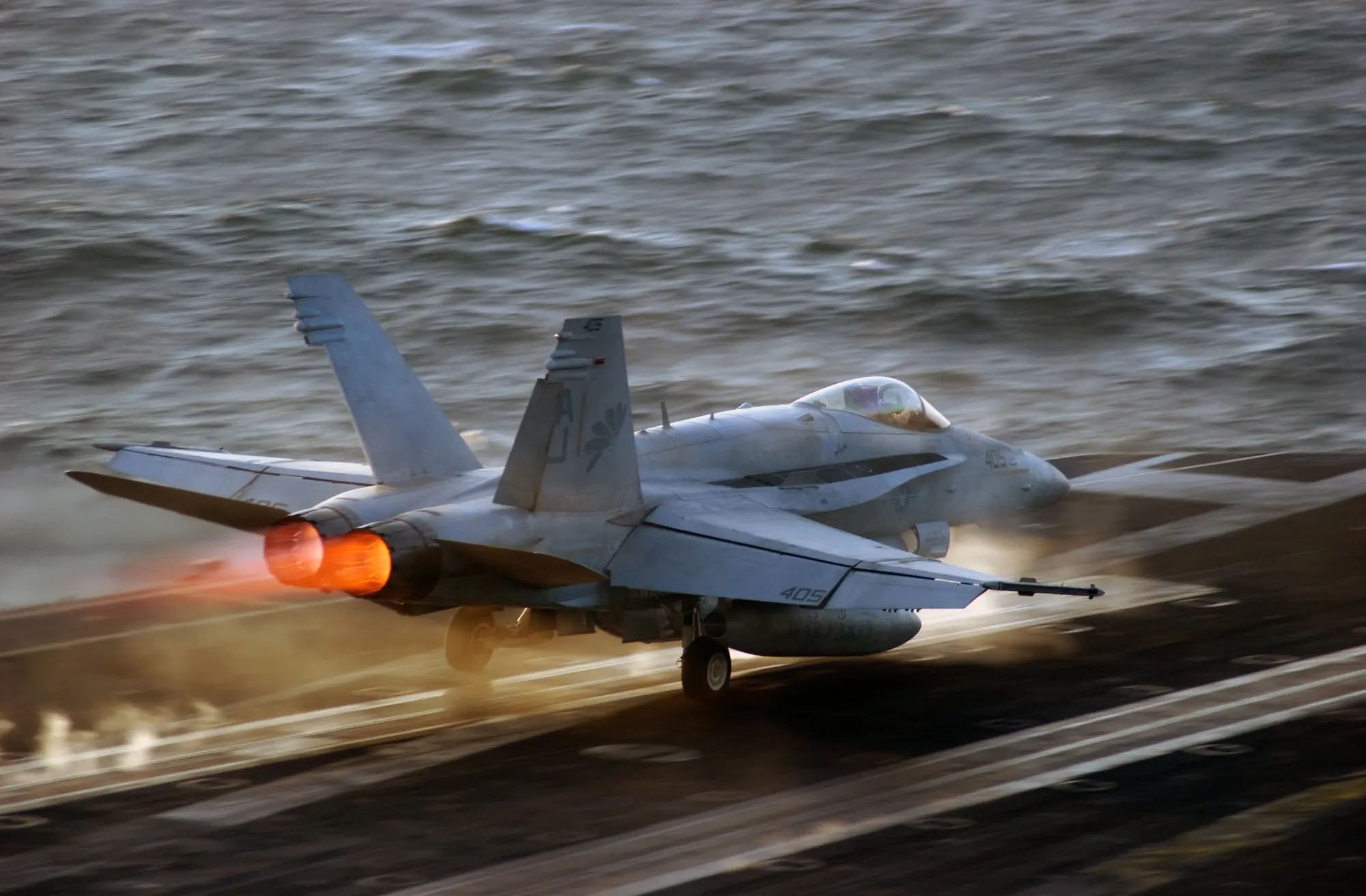 El guardián de los mares F-18