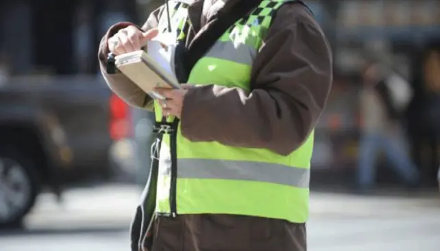 10 multas que te pueden hacer aunque no vayas manejando