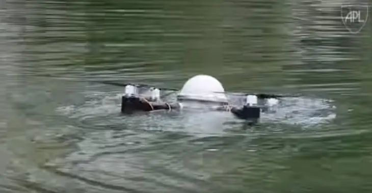 Un dron que consigue estar sumergido durante meses