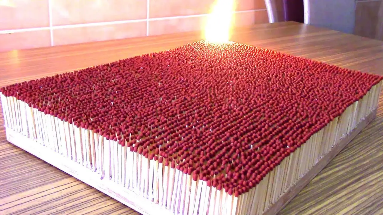 Encender 6000 cerillas al mismo tiempo es lo + espectacular