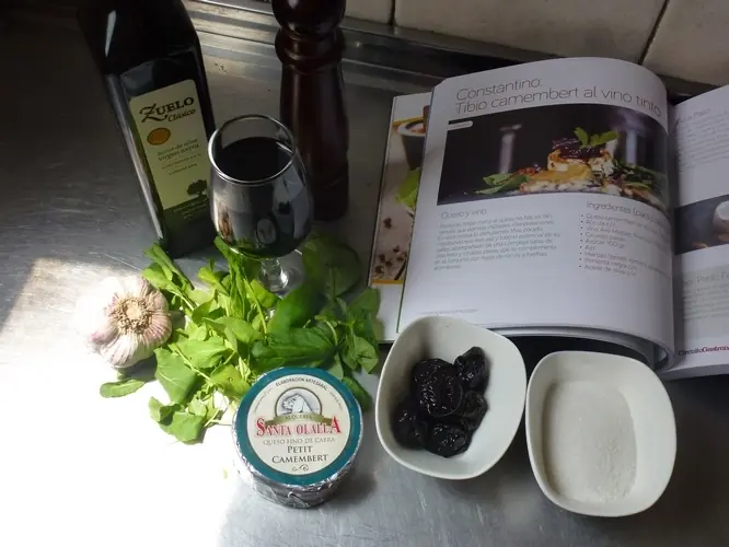 Tibio camembert al vino tinto