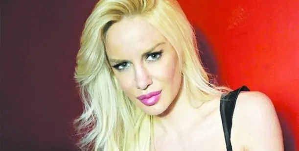Polémica selfie de Luciana Salazar sin maquillaje